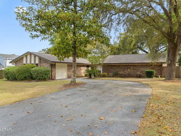 44 Maple Avenue, Shalimar, FL 32579