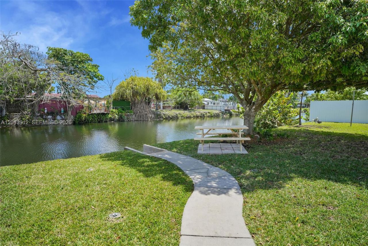 3045 SW 124th Ct , Miami, FL 33175 Photo