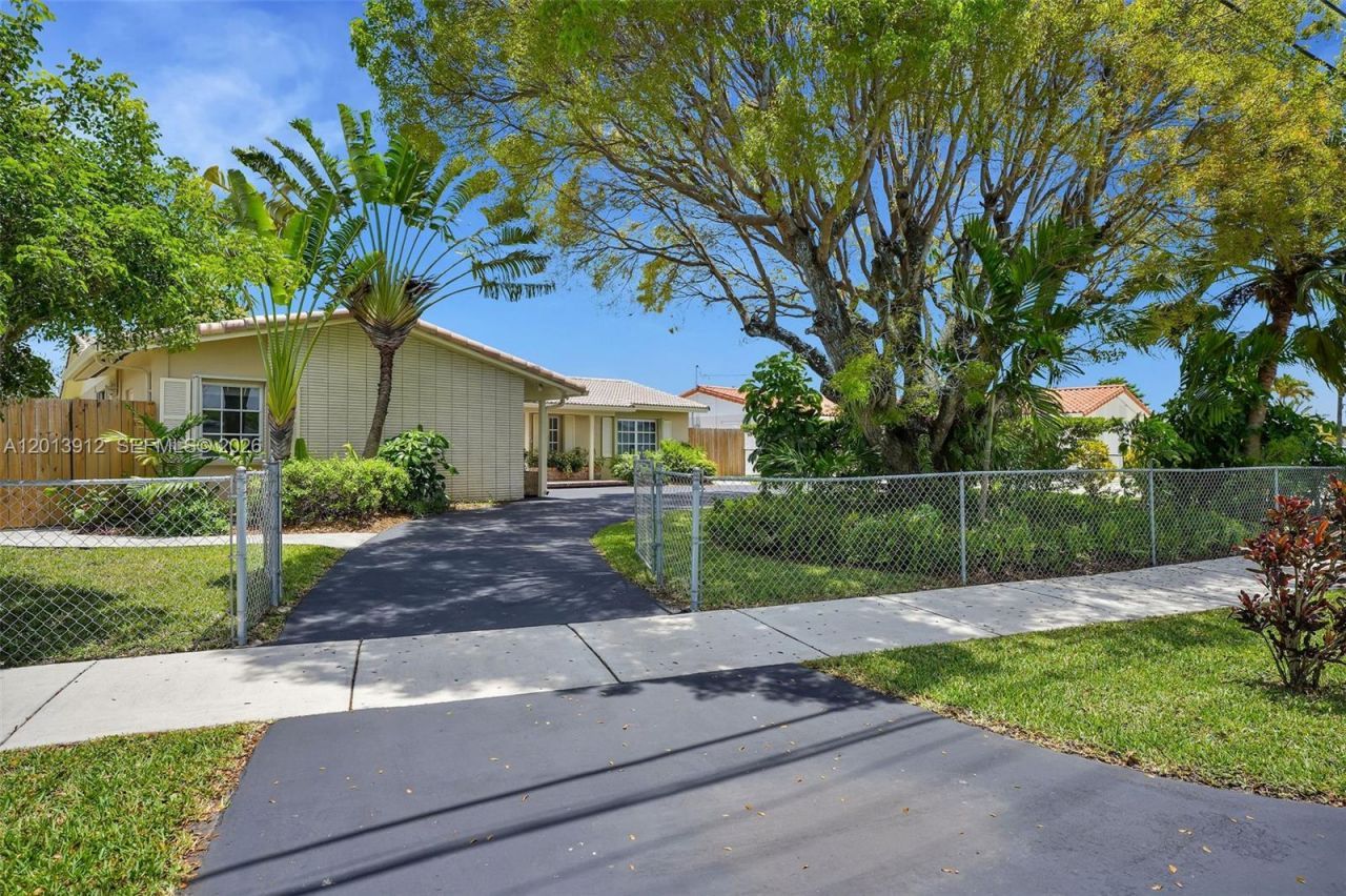 3045 SW 124th Ct , Miami, FL 33175 Photo