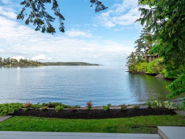 2330 Harbour Rd, Unit #16, Sidney, BC V8L 2P8
