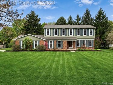 5028 Aintree Road, Oakland Twp, MI 48306