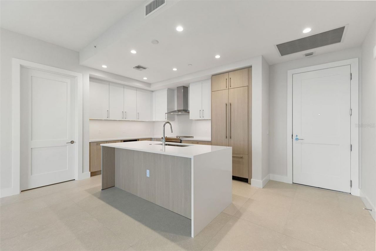 275 1st Avenue S, Unit 2308, Saint Petersburg, FL 33701 Photo