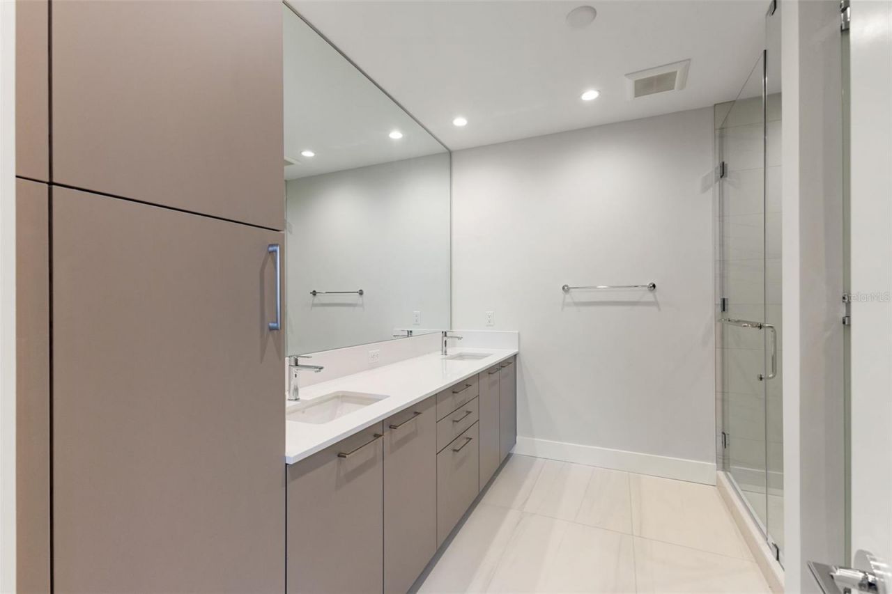 275 1st Avenue S, Unit 2308, Saint Petersburg, FL 33701 Photo