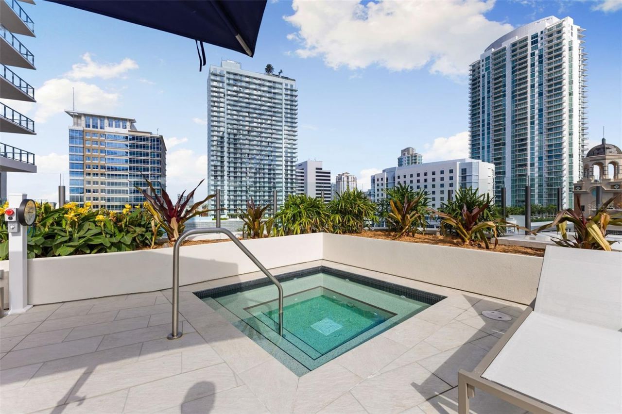 275 1st Avenue S, Unit 2308, Saint Petersburg, FL 33701 Photo