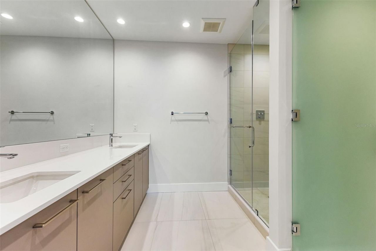 275 1st Avenue S, Unit 2308, Saint Petersburg, FL 33701 Photo