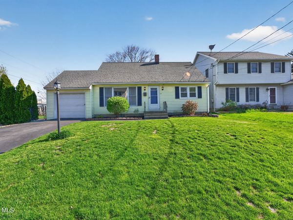25 Woodbine Avenue, Watervliet, NY 12189