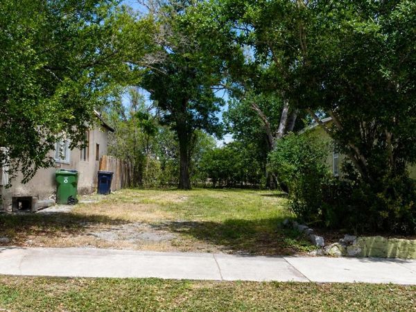 2308 E 11TH AVENUE , TAMPA, FL 33605