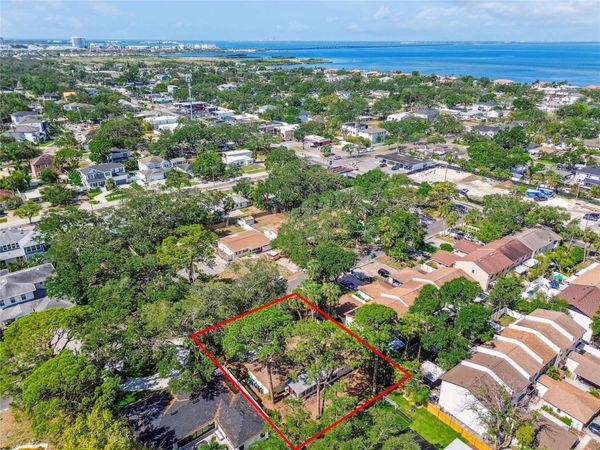 4711 W VASCONIA STREET , TAMPA, FL 33629