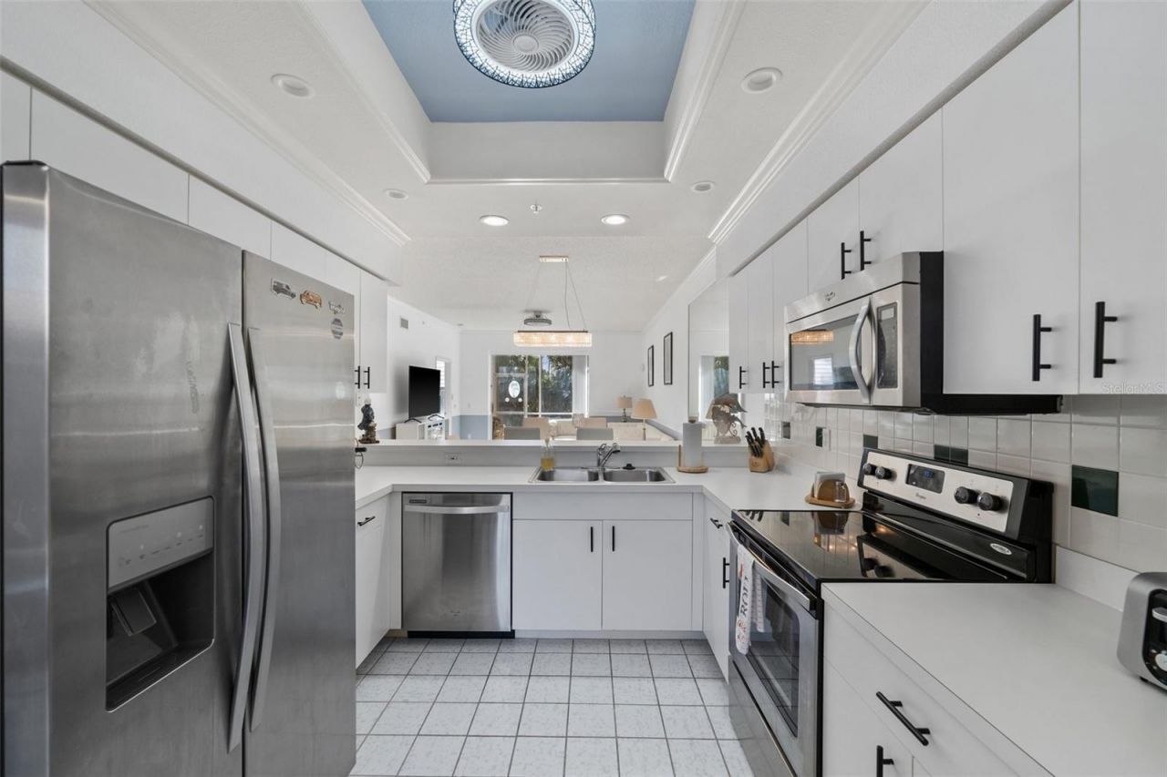 9611 Castle Point Drive , Unit 912, Sarasota, FL 34238 Photo