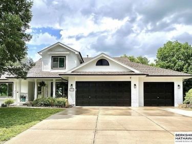 2206 Greenwald Street , Bellevue, NE 68123
