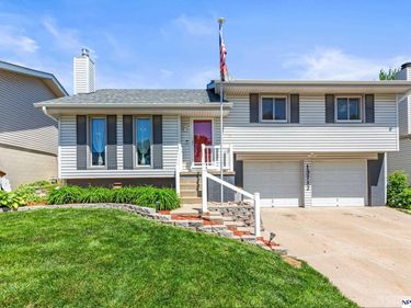 13712 Frederick Avenue , Omaha, NE 68138