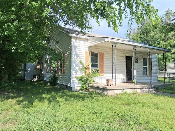 302 N Mead Avenue, Shawnee, OK 74801