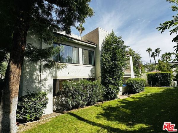 325 E Via Escuela, Unit 322, Palm Springs, CA 92262