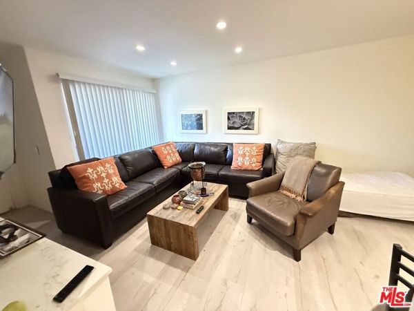 2857 N Los Felices Road, Unit 207, Palm Springs, CA 92262
