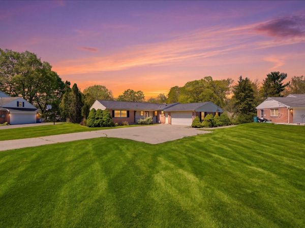 2143 Osceola Drive SE, Grand Rapids, MI 49506