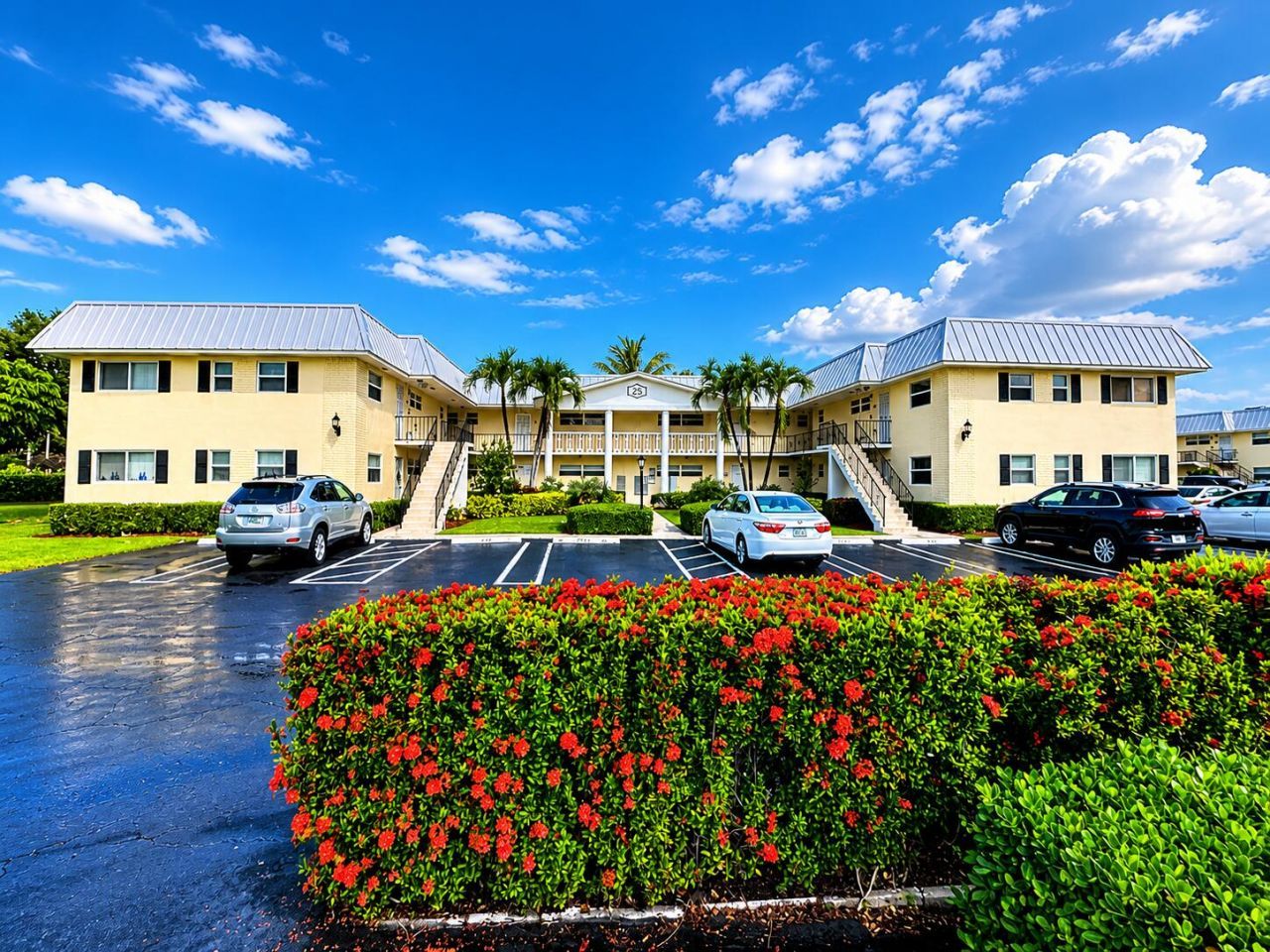 25 Colonial Club Drive, Unit 101, Boynton Beach, FL 33435 Photo