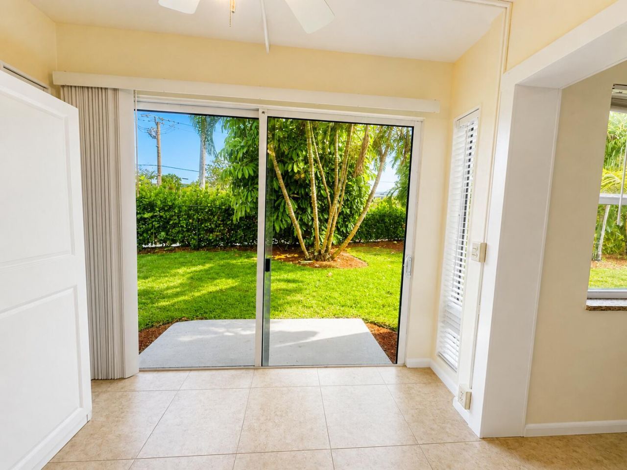 25 Colonial Club Drive, Unit 101, Boynton Beach, FL 33435 Photo