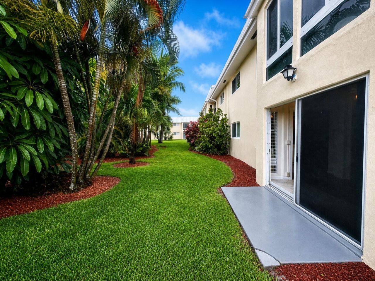 25 Colonial Club Drive, Unit 101, Boynton Beach, FL 33435 Photo