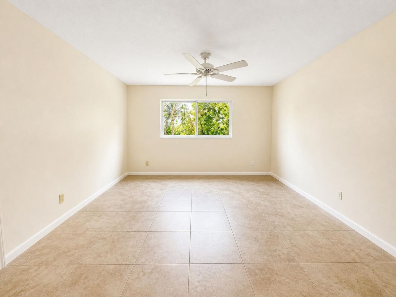 25 Colonial Club Drive, Unit 101, Boynton Beach, FL 33435 Photo