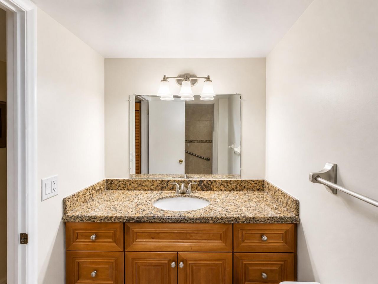 25 Colonial Club Drive, Unit 101, Boynton Beach, FL 33435 Photo