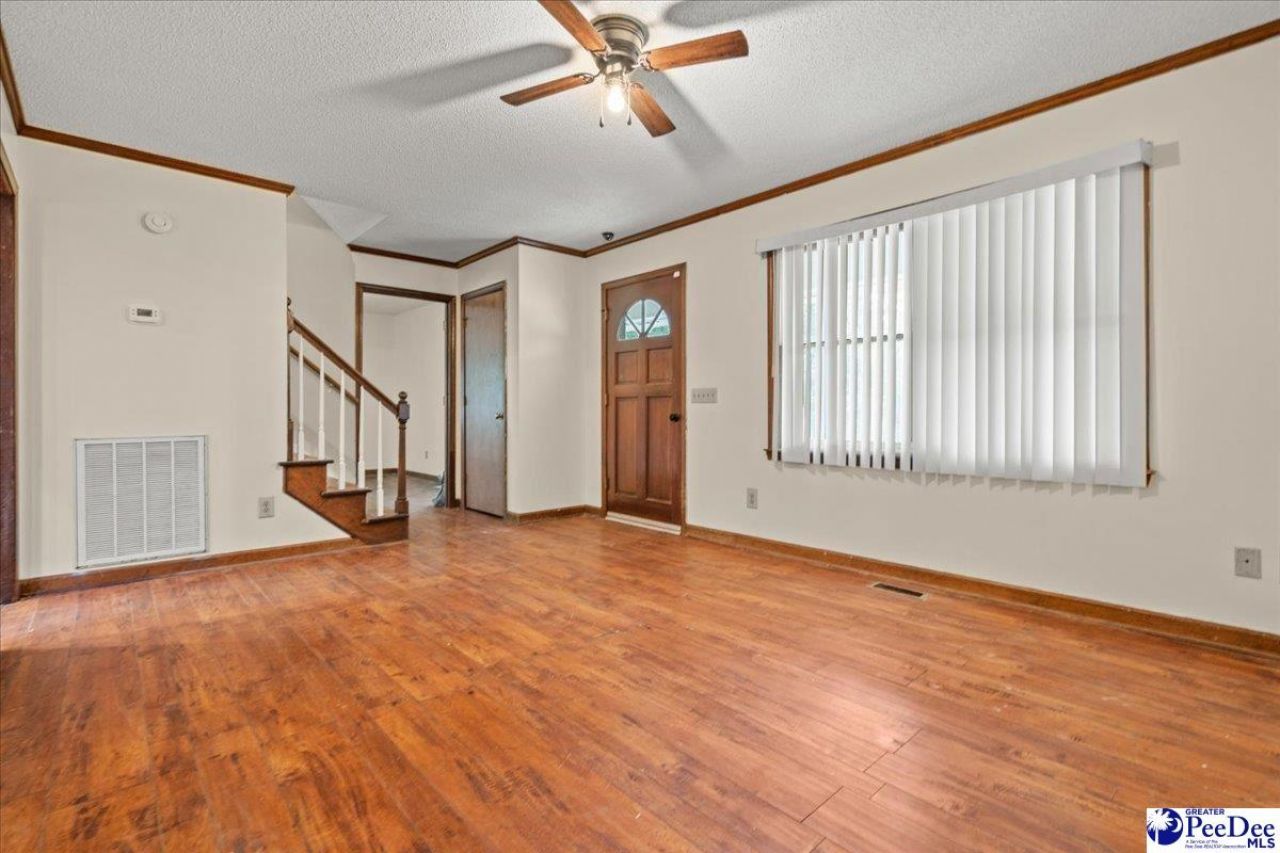 1403 Pheasant Rd Photo 10