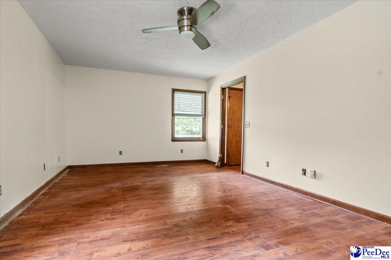 1403 Pheasant Rd Photo 13