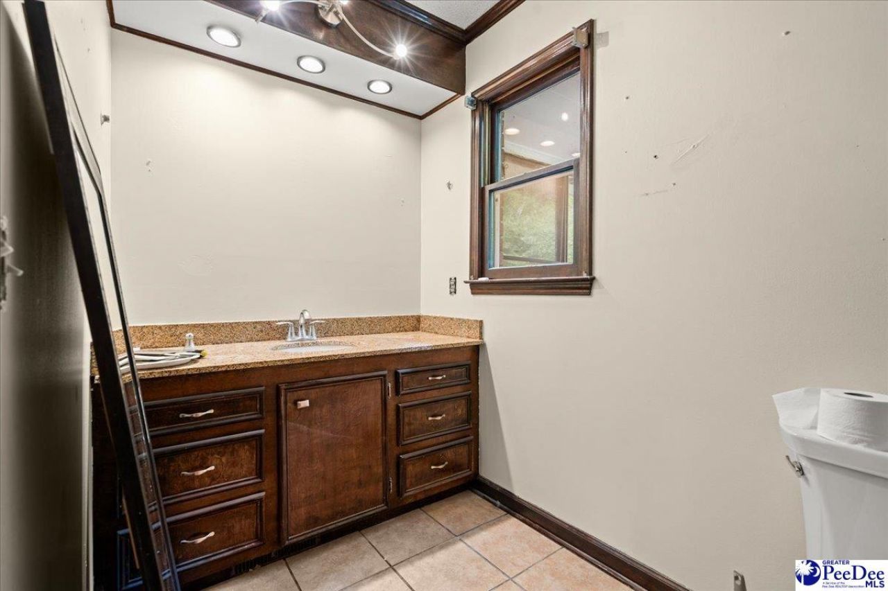 1403 Pheasant Rd Photo 14