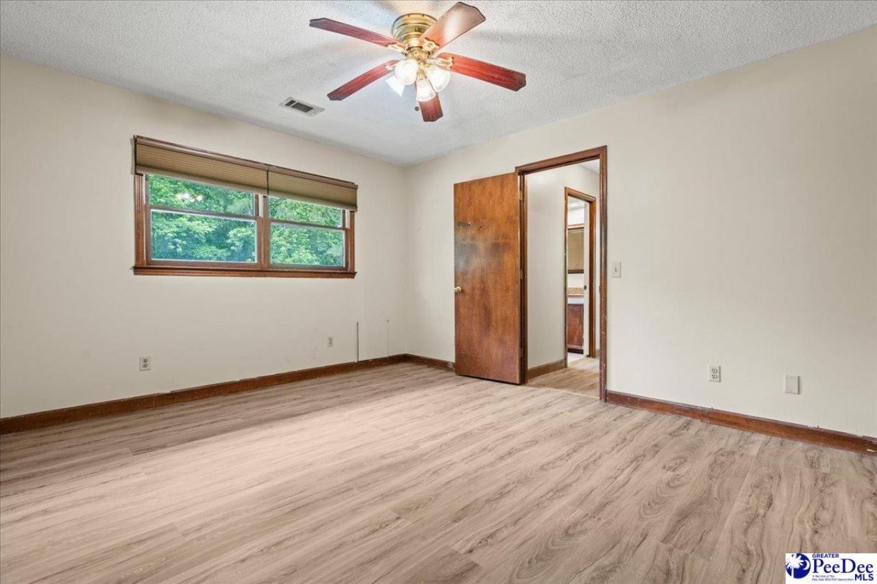 1403 Pheasant Rd Photo 33