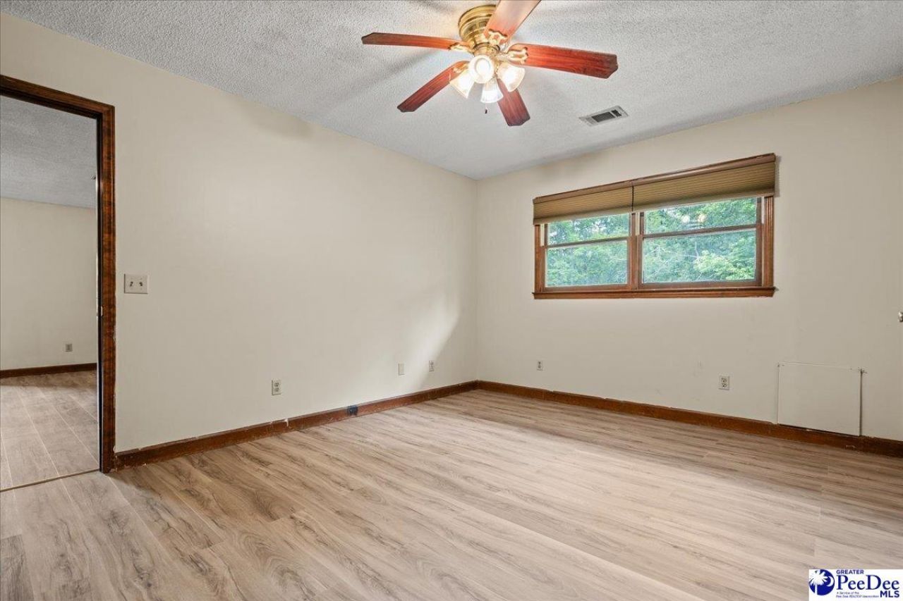 1403 Pheasant Rd Photo 34
