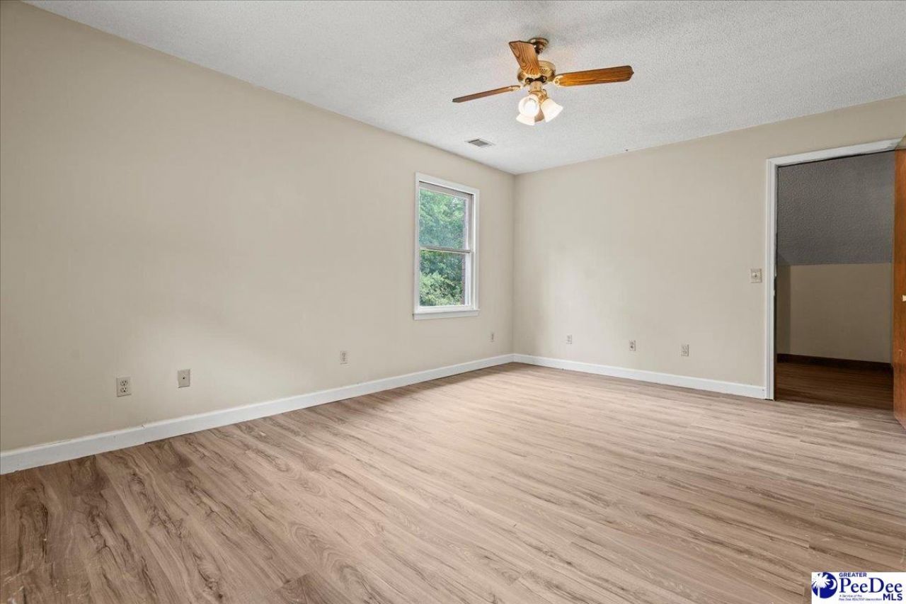 1403 Pheasant Rd Photo 38