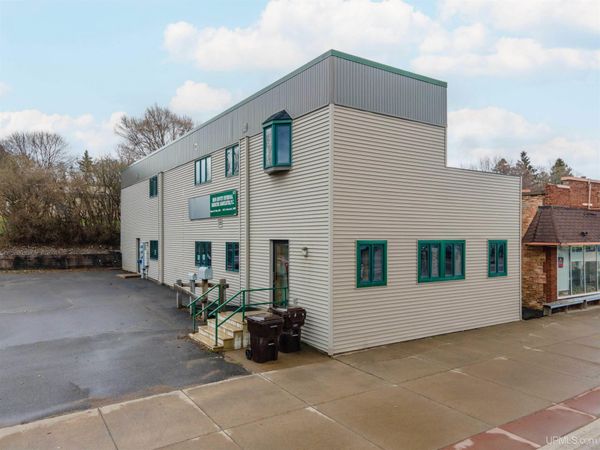 417 Washington Avenue, Iron River, MI 49935