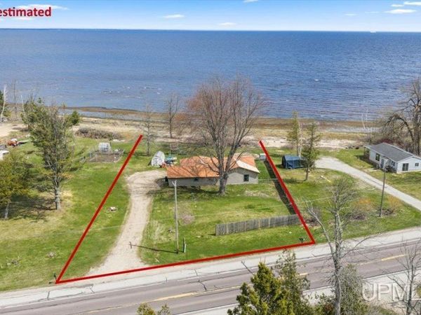 4160 M35 State Highway, Ford River Twp, MI 49829