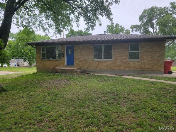 6128 Fee Fee Road , Hazelwood, MO 63042