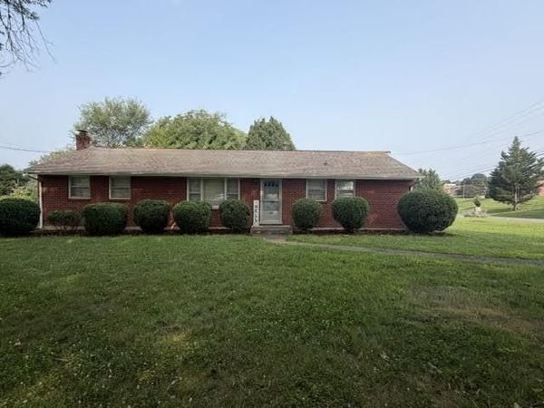 1229 Mountain View RD, Vinton, VA 24179