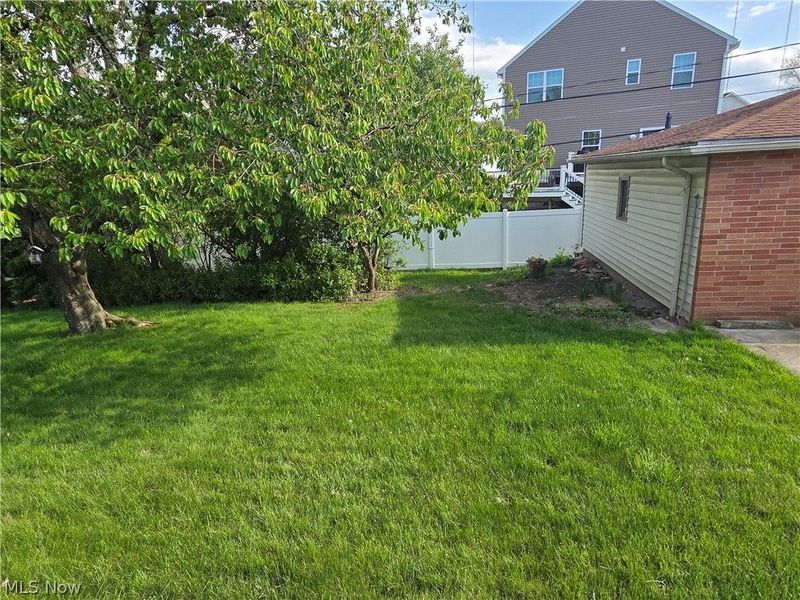 1423 Roanoke Drive , Parma, OH 44134 Photo 12