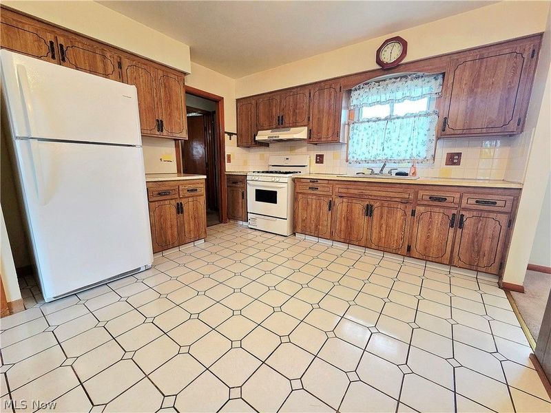 1423 Roanoke Drive , Parma, OH 44134 Photo 14
