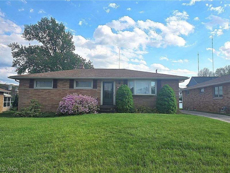 1423 Roanoke Drive , Parma, OH 44134 Photo 2