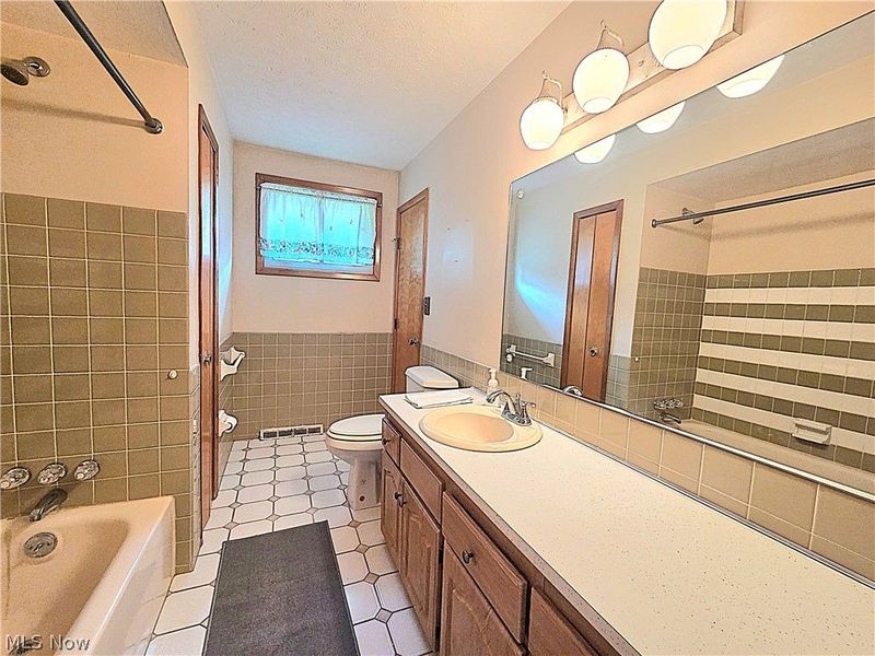 1423 Roanoke Drive , Parma, OH 44134 Photo 24