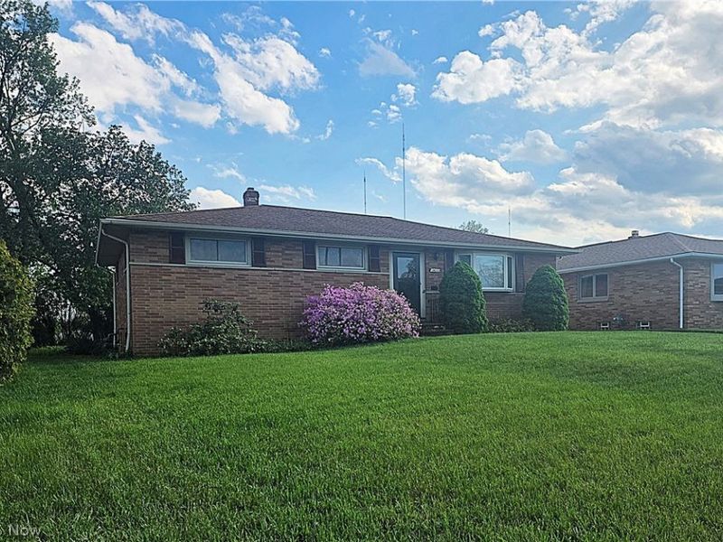 1423 Roanoke Drive , Parma, OH 44134 Photo 3