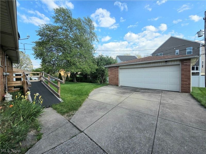 1423 Roanoke Drive , Parma, OH 44134 Photo 4