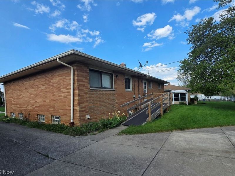 1423 Roanoke Drive , Parma, OH 44134 Photo 5
