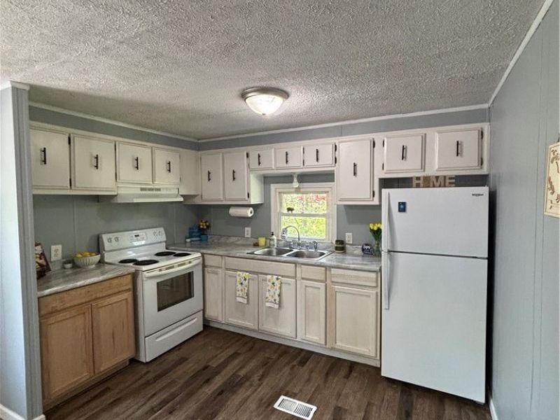 12783 Main Market Road, Garrettsville, OH 44231 Photo 8