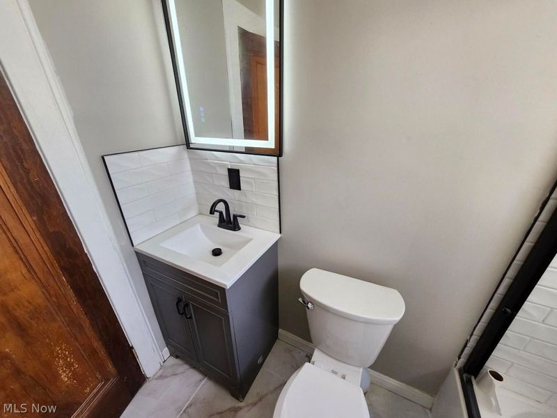 10905 Eliot Avenue, Cleveland, OH 44104 Photo 14