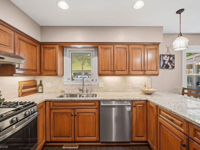 5321 Whitehaven Avenue, North Olmsted, OH 44070 Photo 13