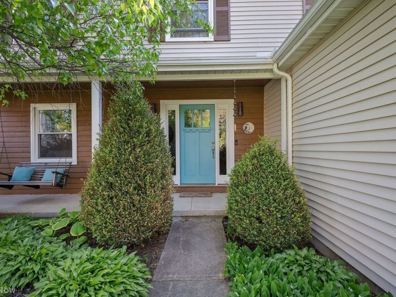 5321 Whitehaven Avenue, North Olmsted, OH 44070 Photo 2