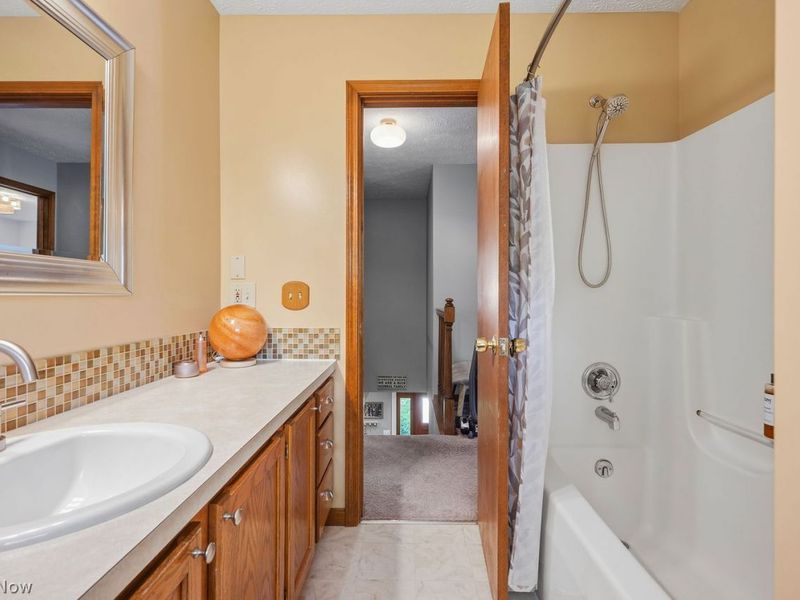 5321 Whitehaven Avenue, North Olmsted, OH 44070 Photo 39