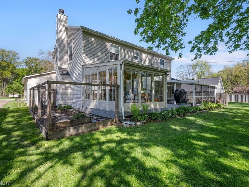 5321 Whitehaven Avenue, North Olmsted, OH 44070 Photo 5