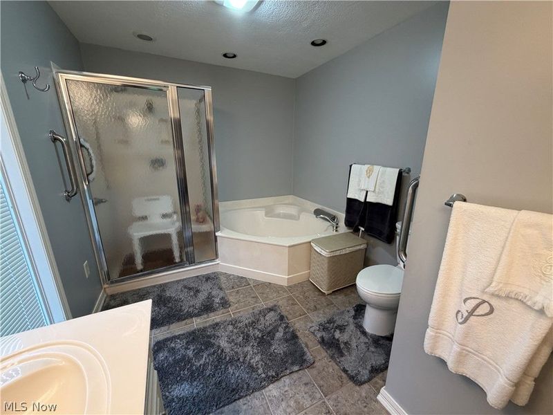 2359 Oak Tree Drive NW, Dover, OH 44622 Photo 18