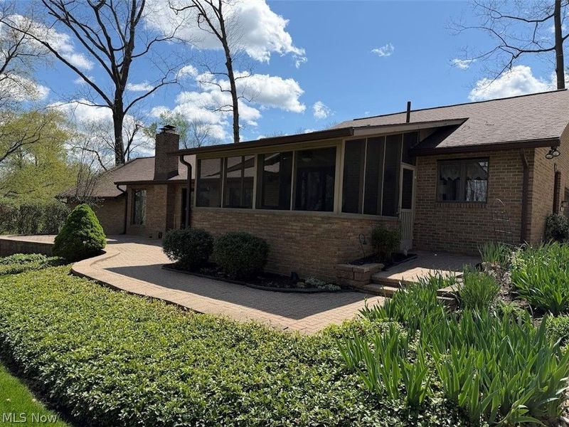 2359 Oak Tree Drive NW, Dover, OH 44622 Photo 2