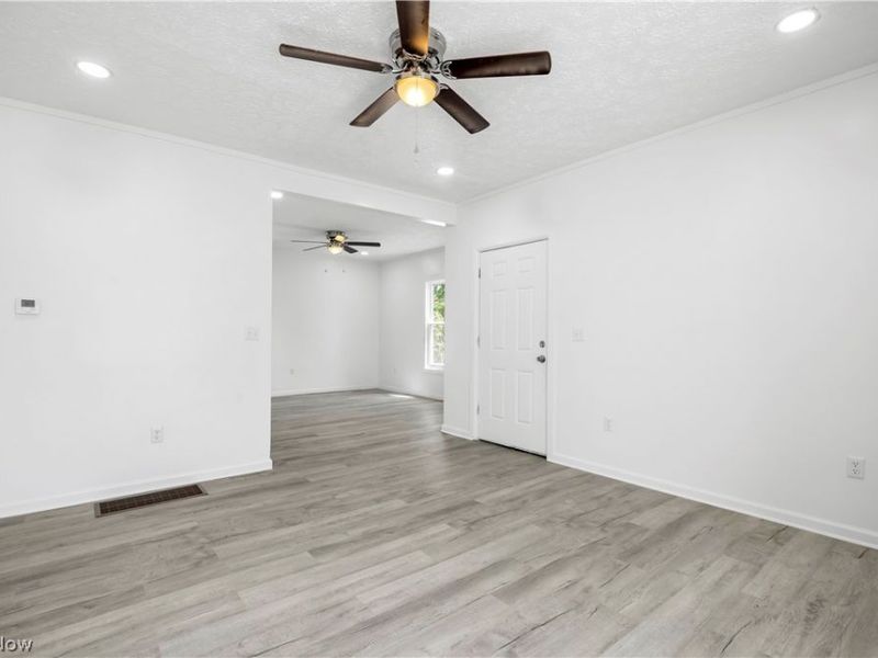 929 Washington Avenue, Lorain, OH 44052 Photo 4